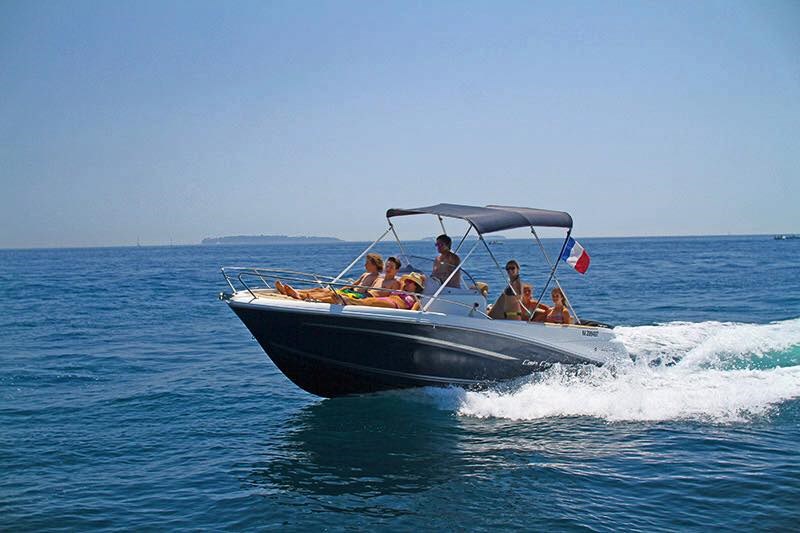 BOAT EVASION - BOAT RENTAL WITHOUT LICENSE - DISCOVER THE BAY OF CANNES AND ITS SURROUNDINGS IN COMPLETE AUTONOMY!