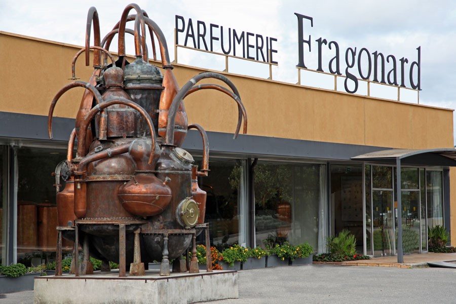 fragonard--perfumer's aprrentice workshop in french at the fragonard factory in grasse at la fabrique des fleurs
				in GRASSE