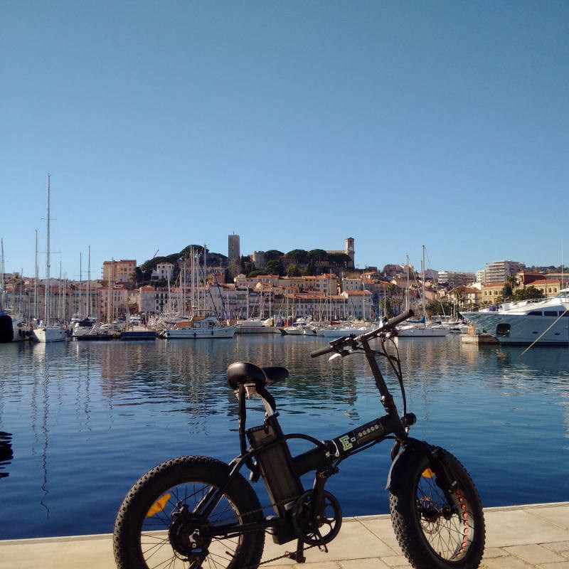 e bike guided tour of cannes
				in CANNES