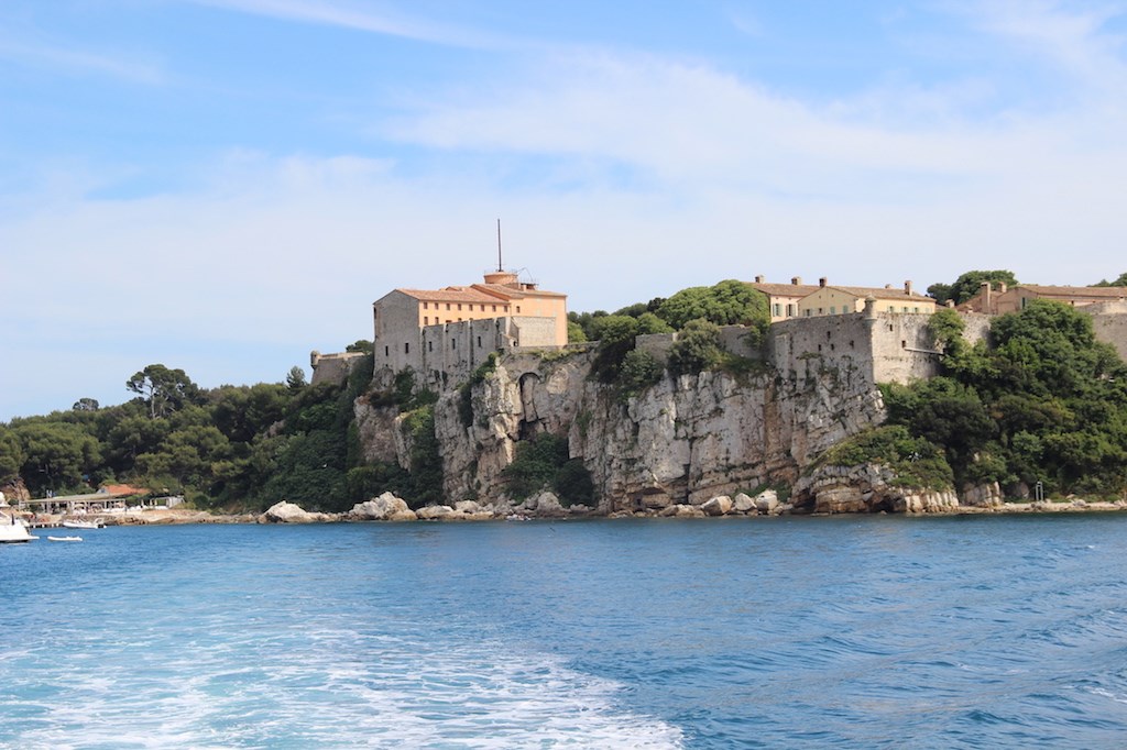 horizon - ferry to sainte marguerite island from cannes
				in CANNES