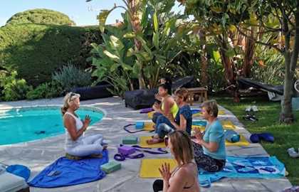 YOGA CLASS IN GROUP WITH CAROLE GLASMAN - VILLA BLUE DREAM CANNES