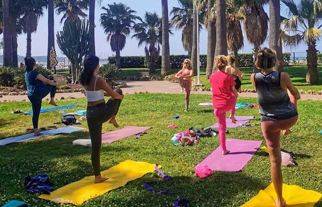 yoga class in group with carole glasman - garden in front of bijou plage
				in CANNES