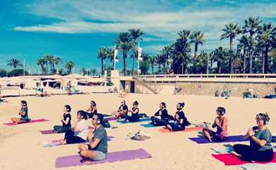 CONNECTED WATERFRONT YOGA CLASS IN FRENCH by YOGA FLOW CANNES