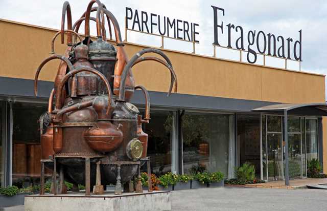 fragonard--perfumer's aprrentice workshop in french at the fragonard factory in grasse at la fabrique des fleurs
				in GRASSE