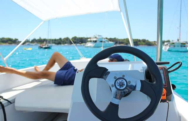 boat rental without license in cannes - day 9am-6pm
				in Cannes